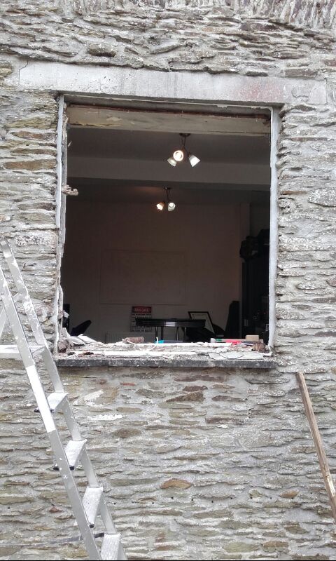 Sash window