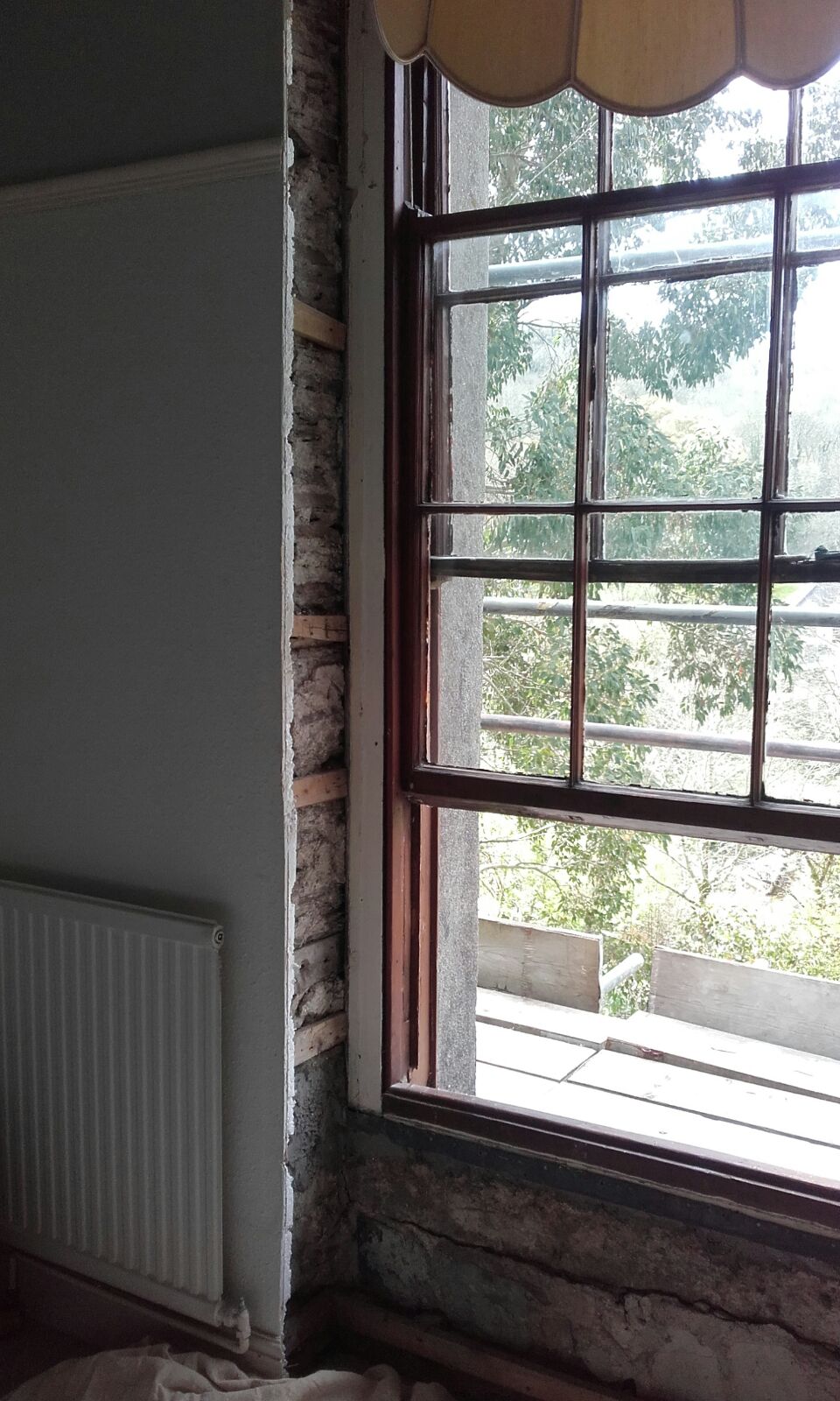 Sash window